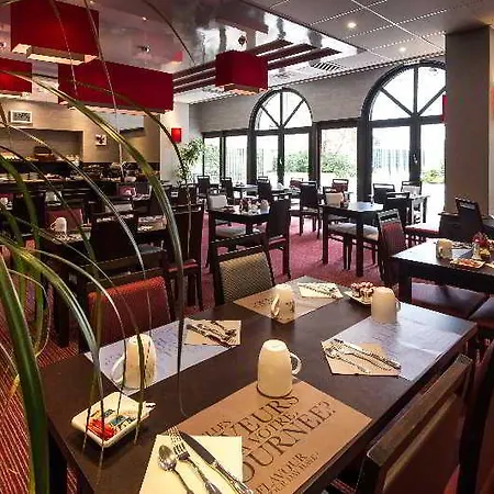 滨海特鲁维尔美居酒店 4* 滨海图维列