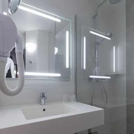 滨海特鲁维尔美居酒店 4*